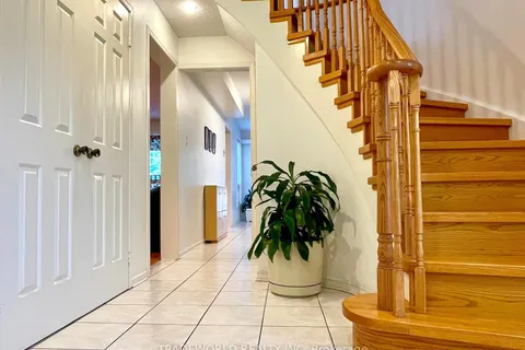 292 Green Lane, Markham, ON L3T 7A6