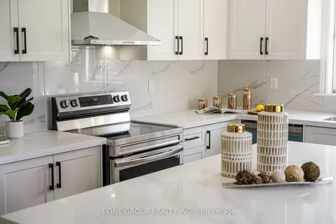 947 Mount Albert Rd, East Gwillimbury, ON L0G 1V0