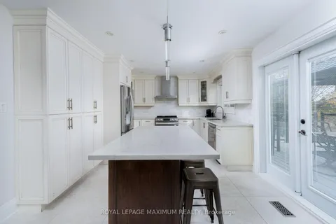 71 Janet Ave, King, ON L0G 1N0