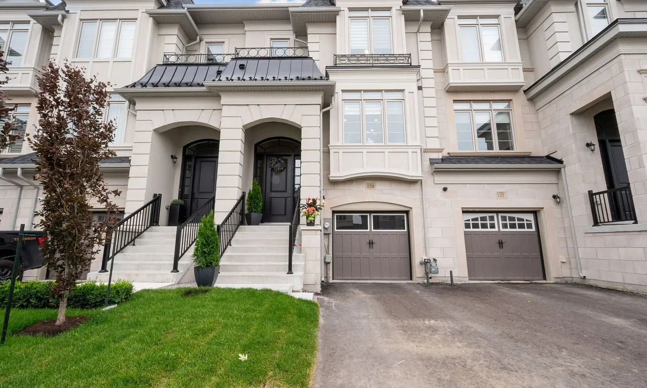 120 Stokes Dr, King, ON L7B 0P8