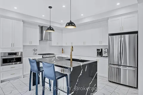 34 Concert Hill Way, East Gwillimbury, ON L9N 0W8