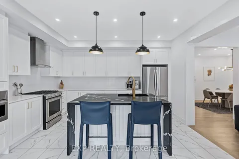 34 Concert Hill Way, East Gwillimbury, ON L9N 0W8