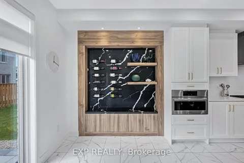 34 Concert Hill Way, East Gwillimbury, ON L9N 0W8