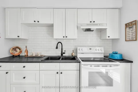 53 Wilstead Dr, Newmarket, ON L3Y 4T8