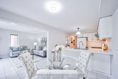 258 Stone Rd, Aurora, ON L4G 6Y7