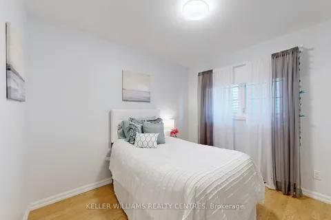 26 Victory Dr, East Gwillimbury, ON L0G 1M0