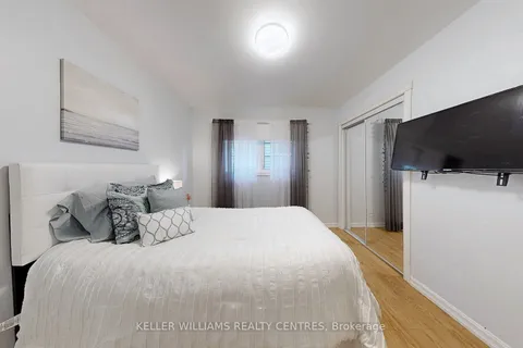 26 Victory Dr, East Gwillimbury, ON L0G 1M0