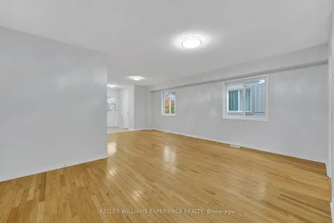 27 Admiral Cres, Essa, ON L3W 0E5