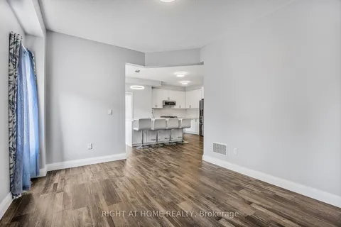 53 DECAROLIS Cres, Essa, ON L3W 0B2