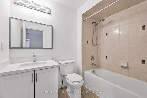 53 DECAROLIS Cres, Essa, ON L3W 0B2