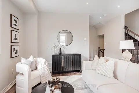 16 Bruce Boyd Dr, Markham, ON L6B 1A8