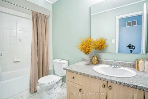 108 Ozner Cres, Vaughan, ON L4H 0E1