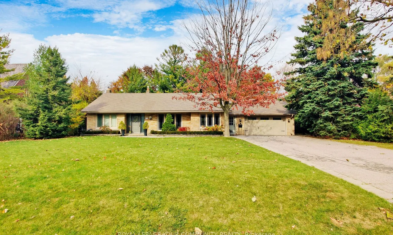 22 Helen Ave, Vaughan, ON L4J 1J7