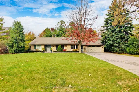 22 Helen Ave, Vaughan, ON L4J 1J7