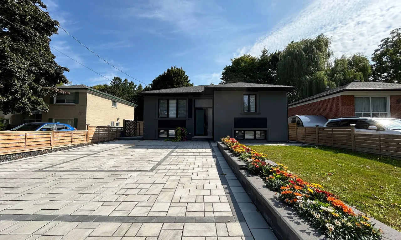 111 Evahill Cres, Richmond Hill, ON L4C 4S8