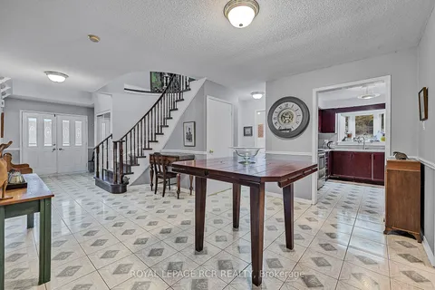 31 Cady Crt, Aurora, ON L4G 6S1