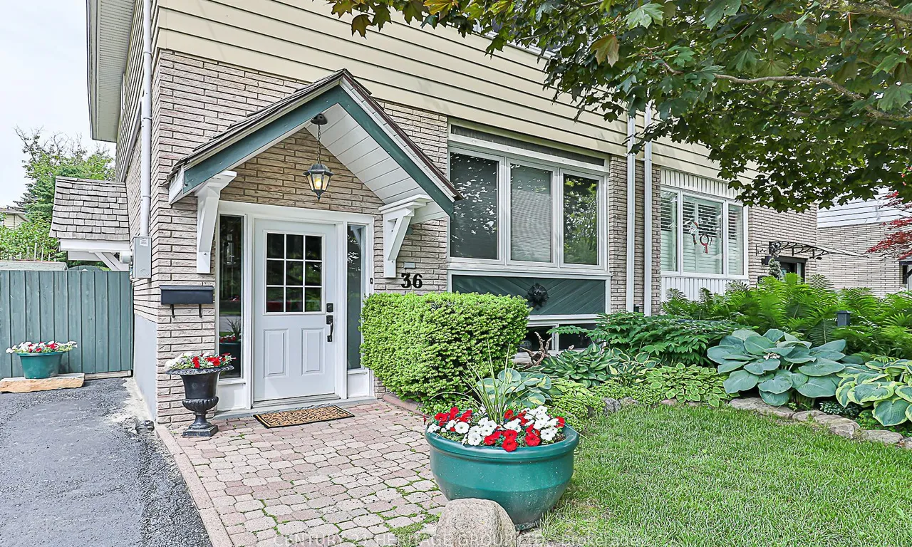 36 Hillview Dr, Newmarket, ON L3Y 4H9