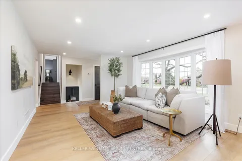 27 Broadview Ave, Georgina, ON L4P 0M2