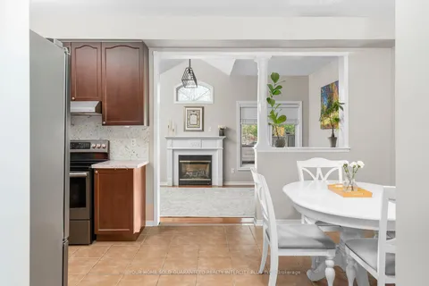 19 Vandervoort Dr, Richmond Hill, ON L4E 0C6