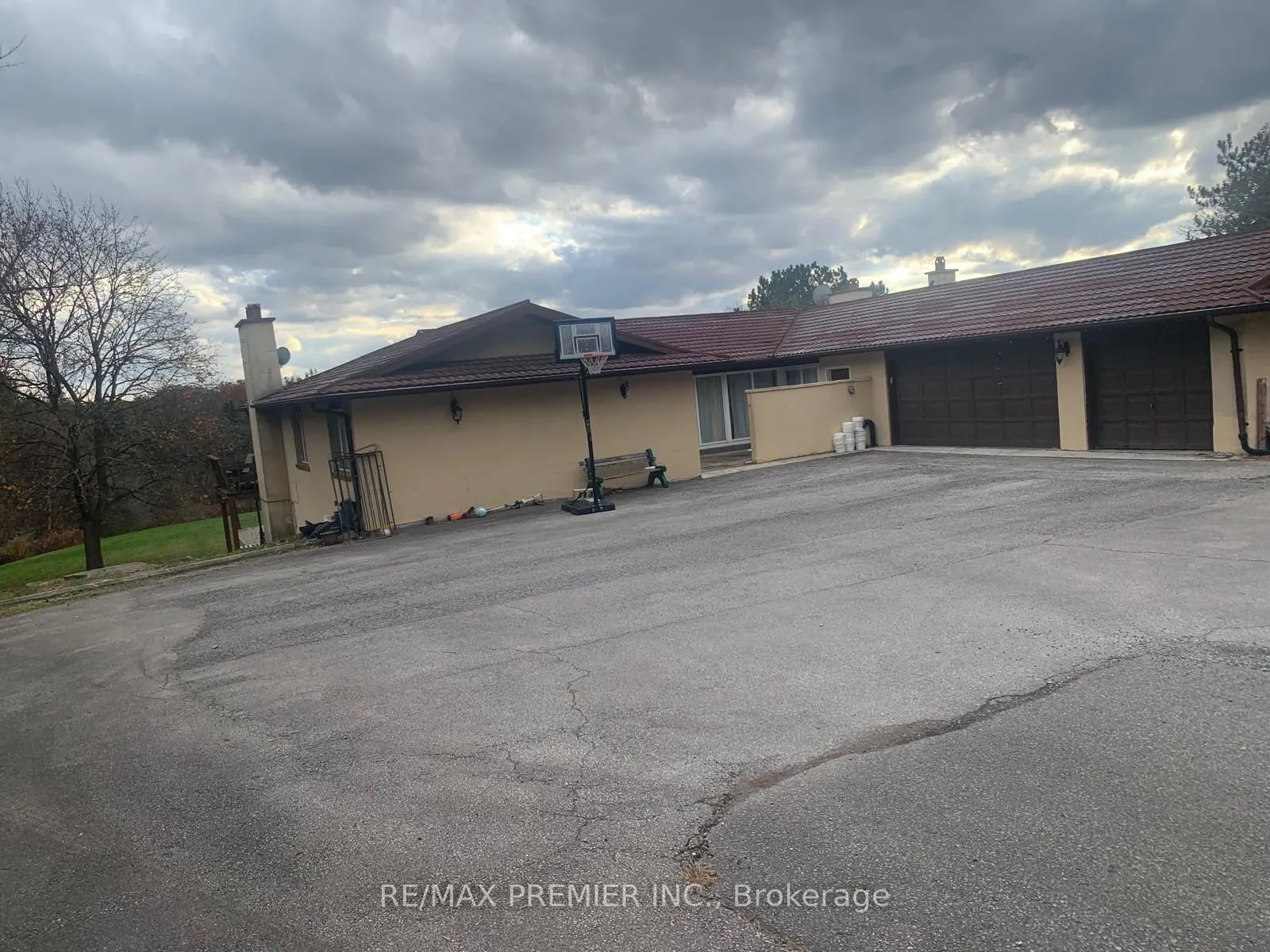 2201 17th Side Road, King, ON L7B 1A3