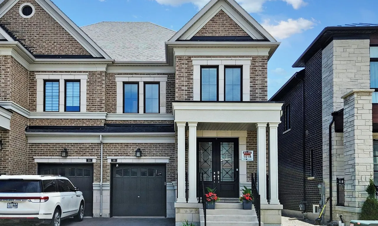19 PROTOSTAR Ave, Richmond Hill, ON L4C 4Z2