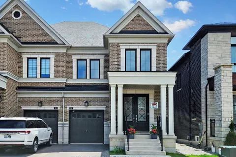 19 PROTOSTAR Ave, Richmond Hill, ON L4C 4Z2