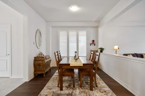 6 FREDERICK TAYLOR Way, East Gwillimbury, ON L0G 1M0