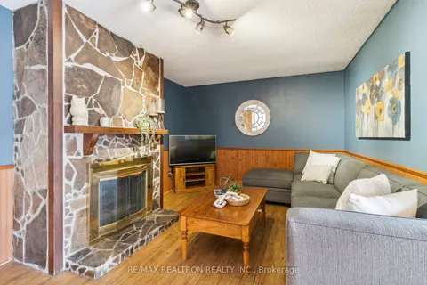 14 Plank Rd, East Gwillimbury, ON L9N 1C1