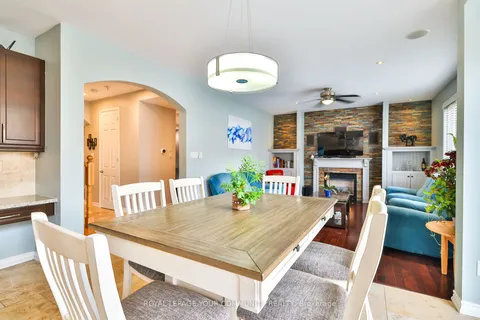 25 Cliff Gunn Rd, Newmarket, ON L3X 3J8