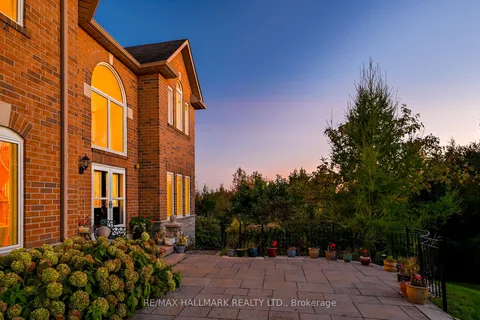 35 Edgemont Crt, Richmond Hill, ON L4S 2H8