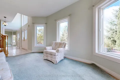 35 Edgemont Crt, Richmond Hill, ON L4S 2H8