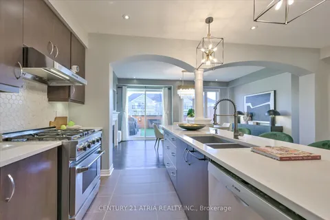 13 Earnshaw Dr, Markham, ON L6C 0E4