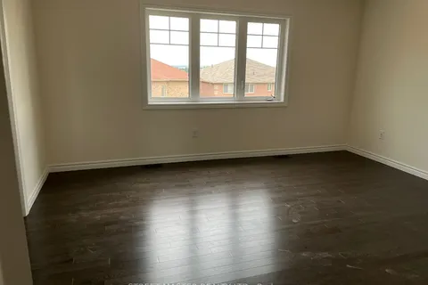 2199 Lozenby St, Innisfil, ON L9S 0E1