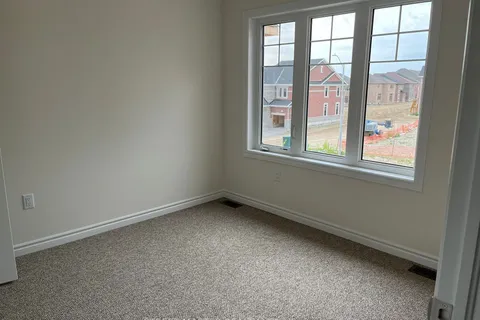 2199 Lozenby St, Innisfil, ON L9S 0E1