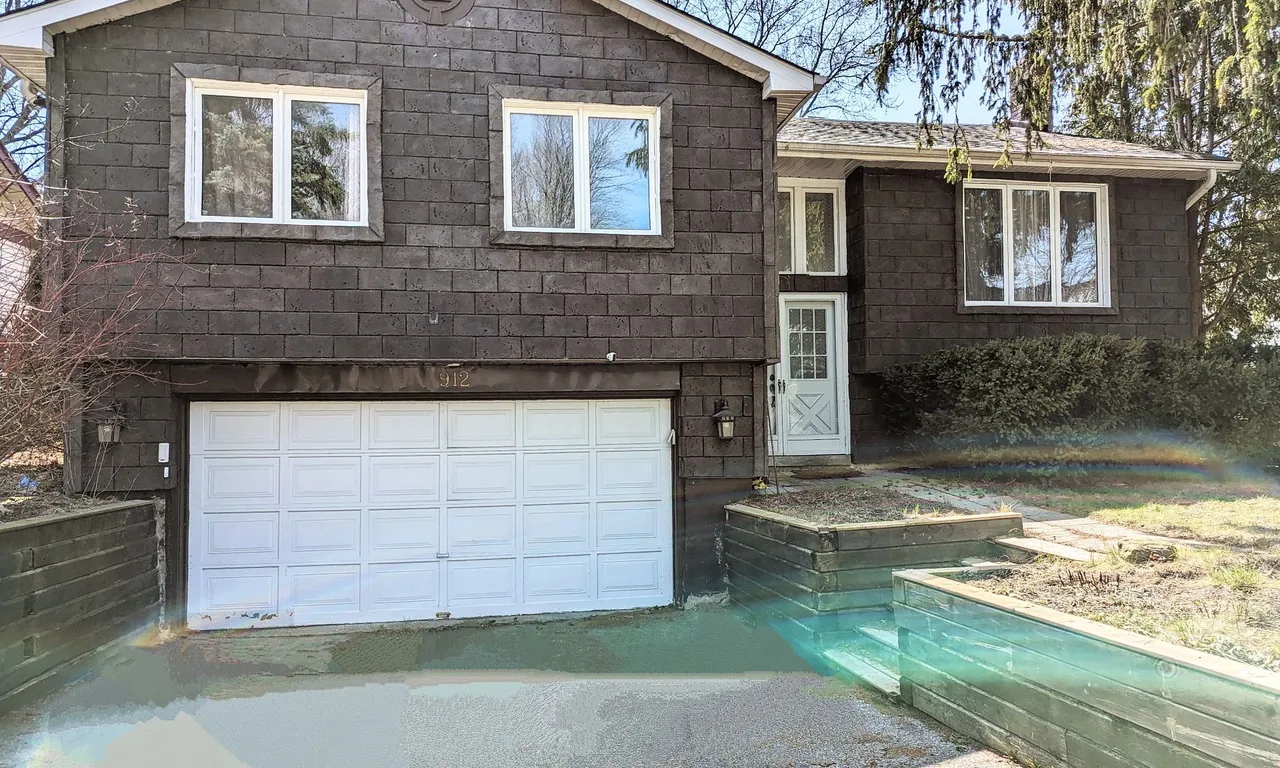 912 Janette St, Newmarket, ON L3Y 5K2