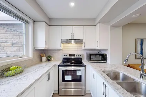 21 Mcgrath Ave, Richmond Hill, ON L4S 0K8