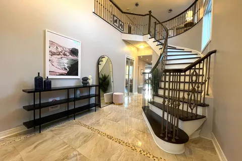 282 Forest Run Blvd, Vaughan, ON L4K 5G2