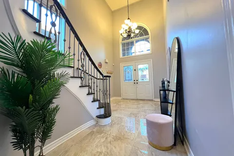 282 Forest Run Blvd, Vaughan, ON L4K 5G2