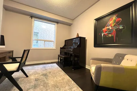 282 Forest Run Blvd, Vaughan, ON L4K 5G2