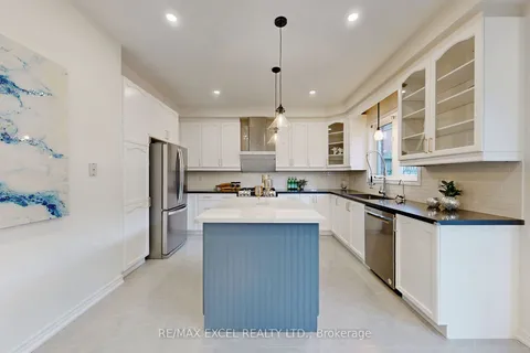 12 Thornwood Chase Rd, Markham, ON L6E 1Y1