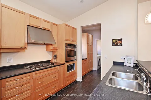 84 Long Stan, Whitchurch-Stouffville, ON L4A 1P5