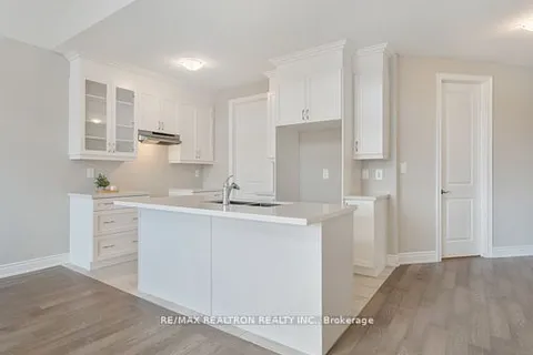 43 Palmira Dr, Georgina, ON L0E 1R0