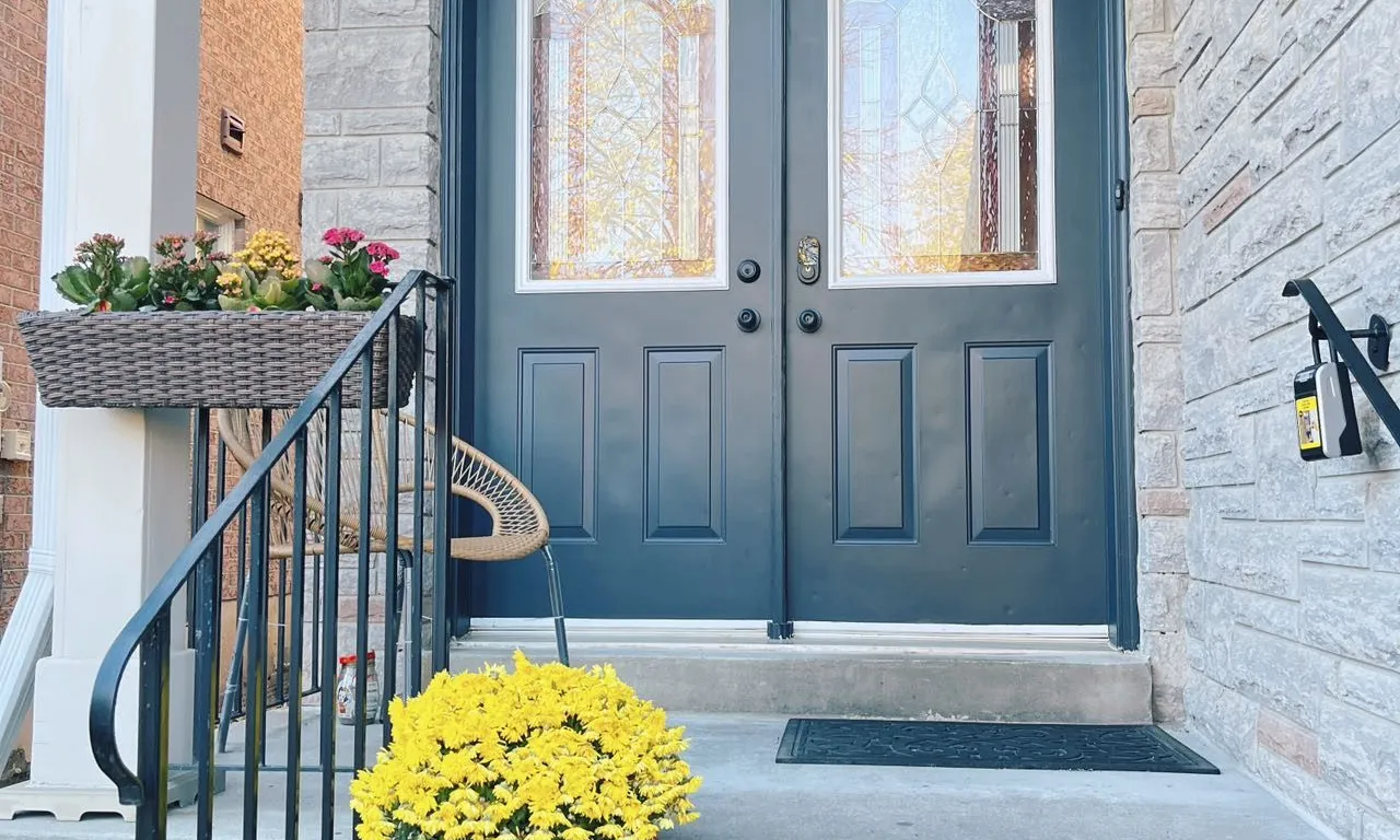 596 Willowick Dr, Newmarket, ON L3X 2A9