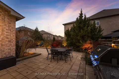 172 Retreat Blvd, Vaughan, ON L4H 0T9