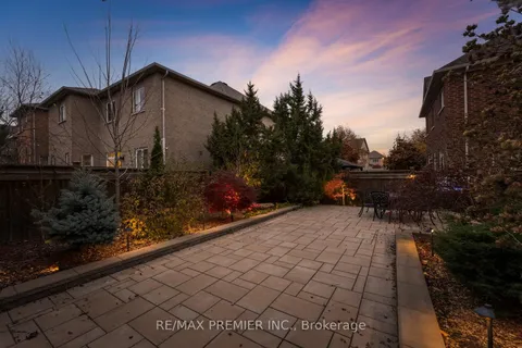 172 Retreat Blvd, Vaughan, ON L4H 0T9