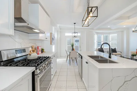 101 Algoma Dr, Vaughan, ON L4H 4H5