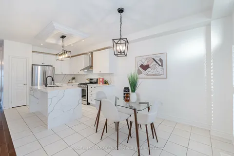 101 Algoma Dr, Vaughan, ON L4H 4H5