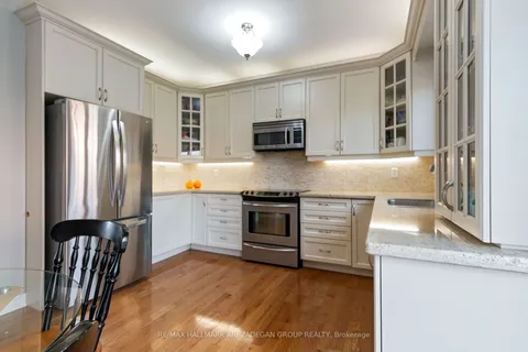 438 Old Colony Rd, Richmond Hill, ON L4E 5A5