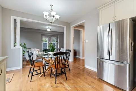 438 Old Colony Rd, Richmond Hill, ON L4E 5A5