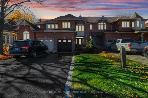 329 Warner Cres, Newmarket, ON L3X 2G7